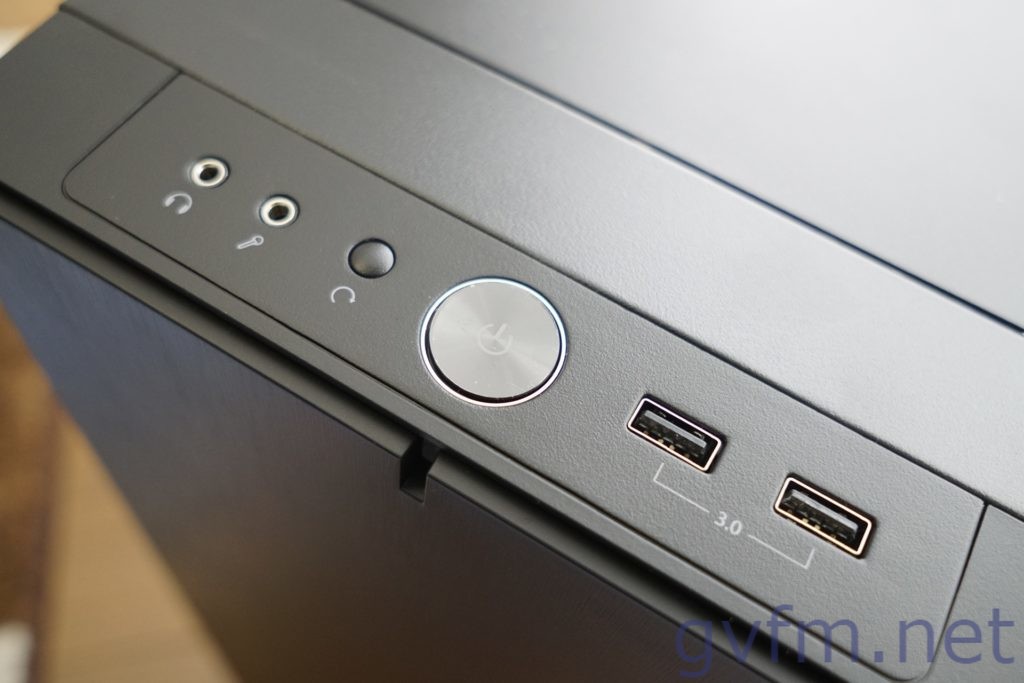シンプルなPCケース Fractal Design Define C のレビュー。ATX 